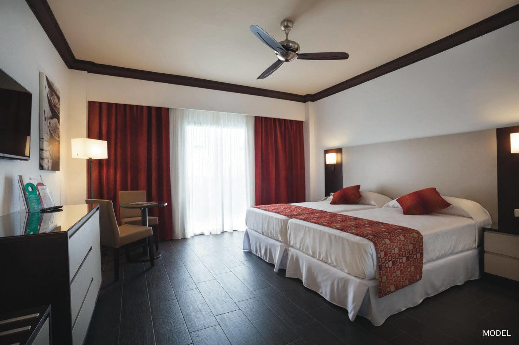 Hotel Riu Monica - Adults Only Nerja Ngoại thất bức ảnh